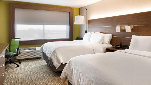 Holiday Inn Express & Suites Racine image 26