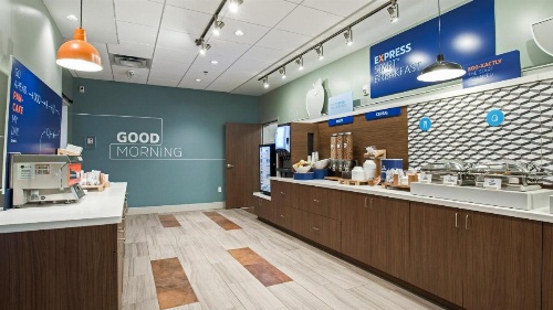 Holiday Inn Express & Suites Racine image 28