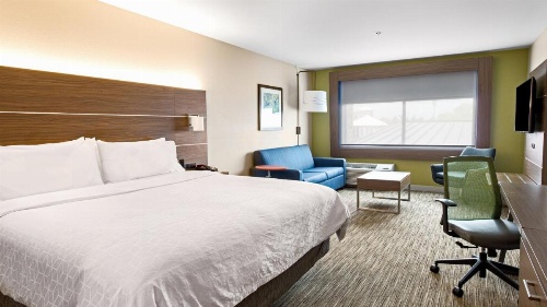 Holiday Inn Express & Suites Racine image 34