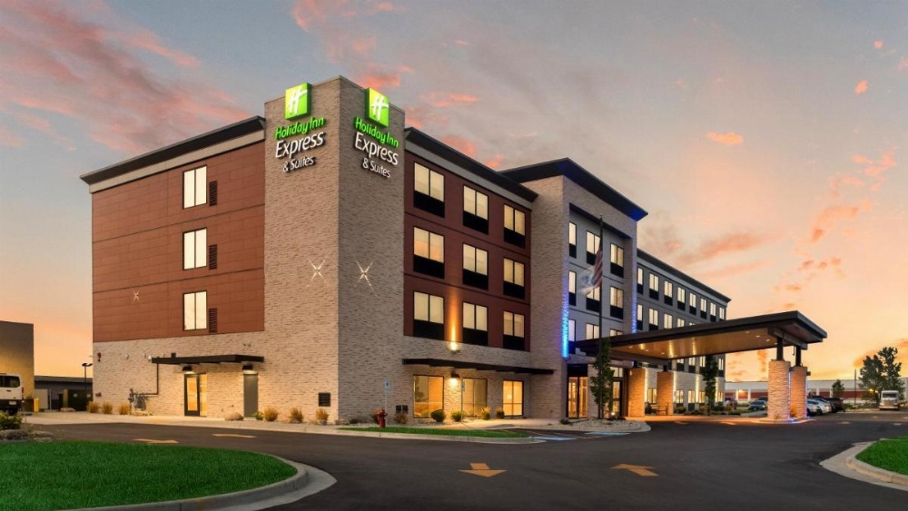Holiday Inn Express & Suites Racine Image 42
